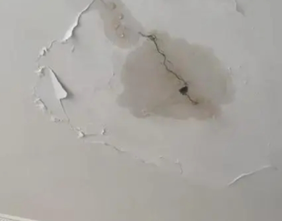 张湾阳台漏水维修公司分享下屋面防水工程质量问题原因分析